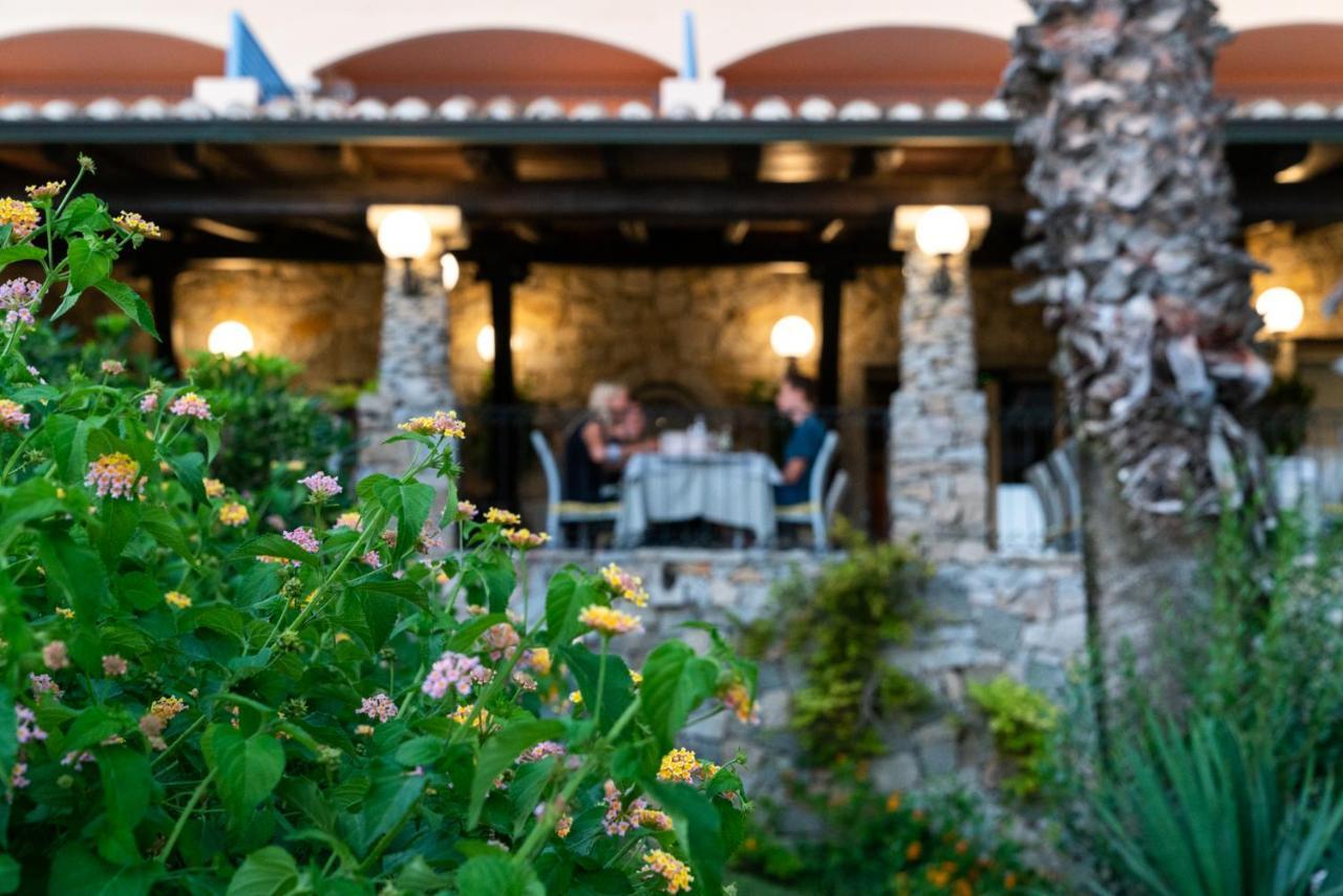 Hotel Stella Maris Villasimius Esterno foto